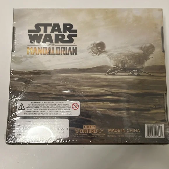 Disney Star Wars THE MANDALORIAN Collectors Box Set with 5 Gifts. New in Box - Picture 8 of 8